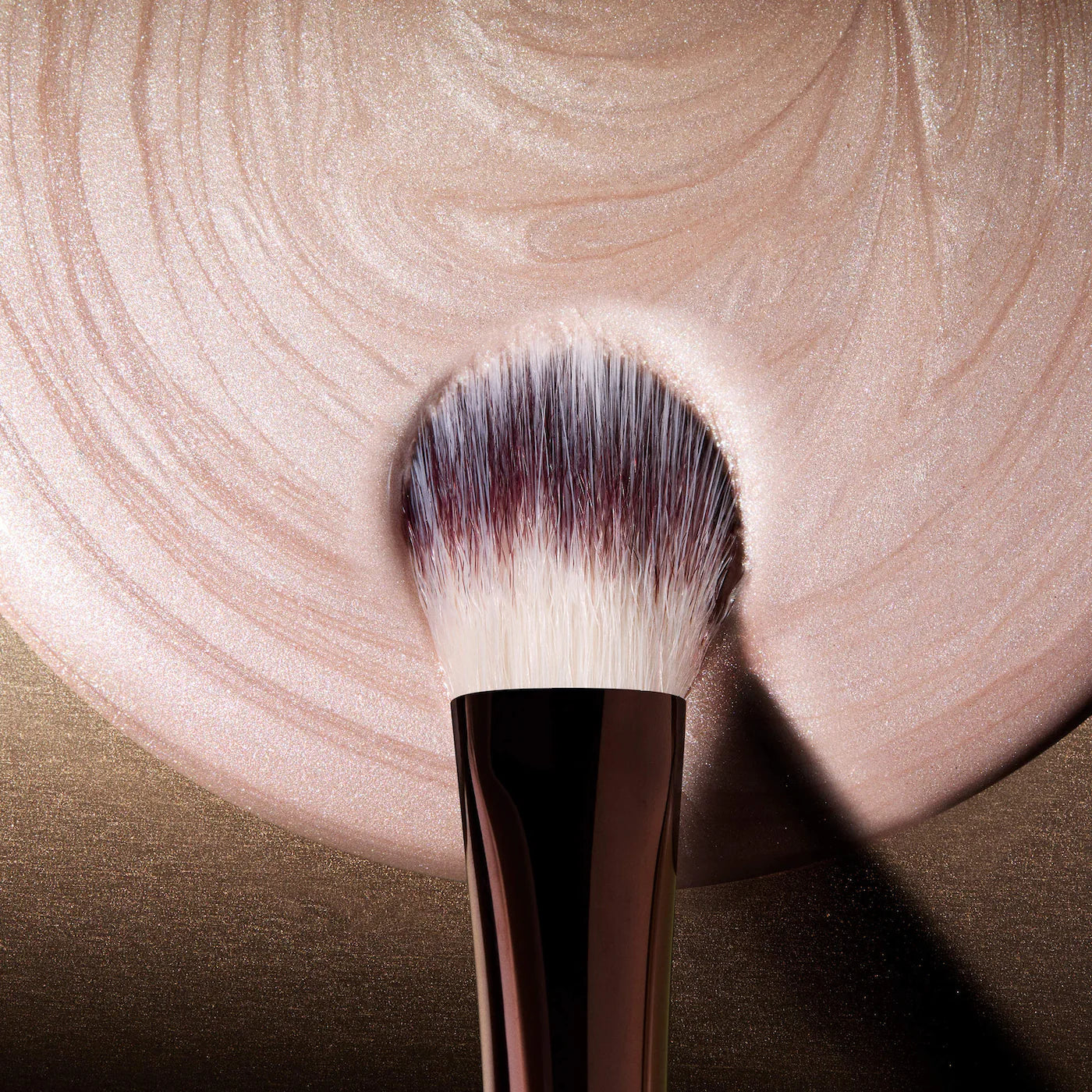 Hourglass
Unreal Radiant Glow Liquid Highlighter
