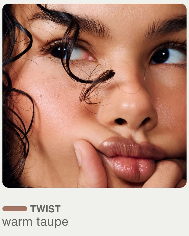 Rhode peptide lip shape