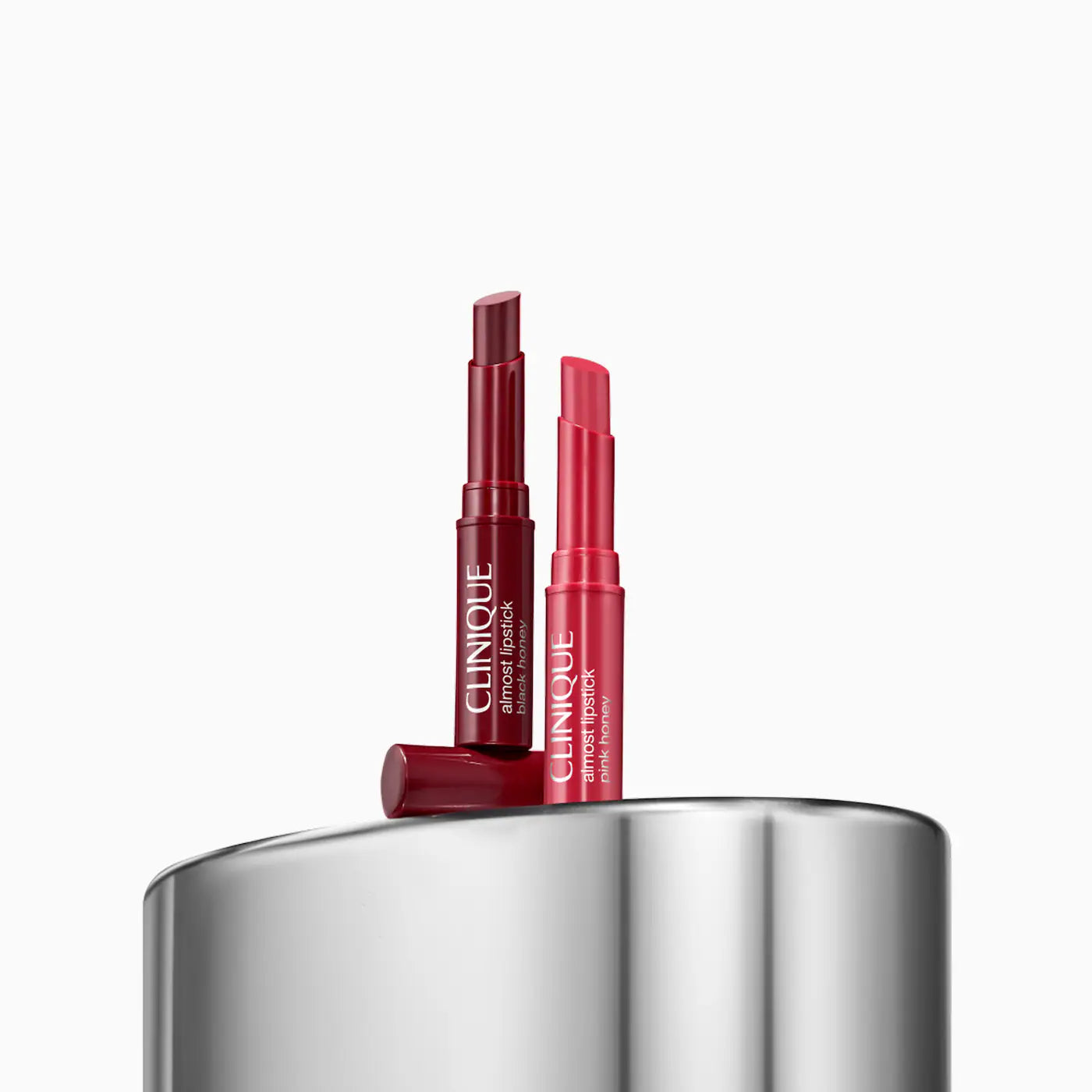 CLINIQUE
Mini Cult Classic Pink & Black Honey Lip Gift Set