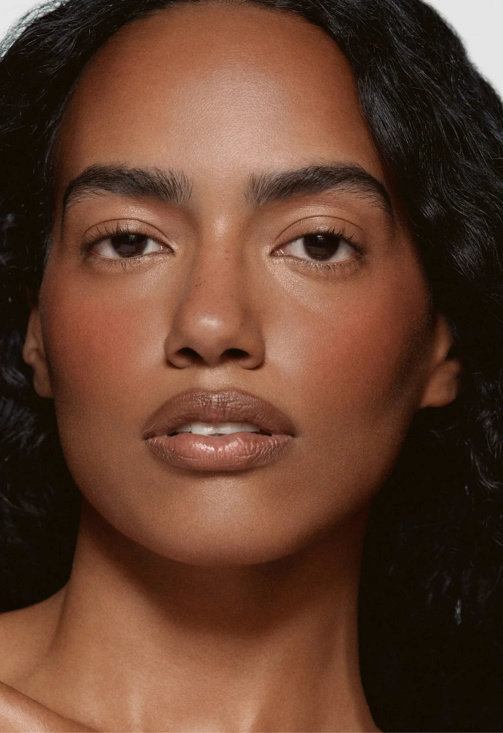 New peptide lip shape
THE CONTOURING LIP SHAPER
