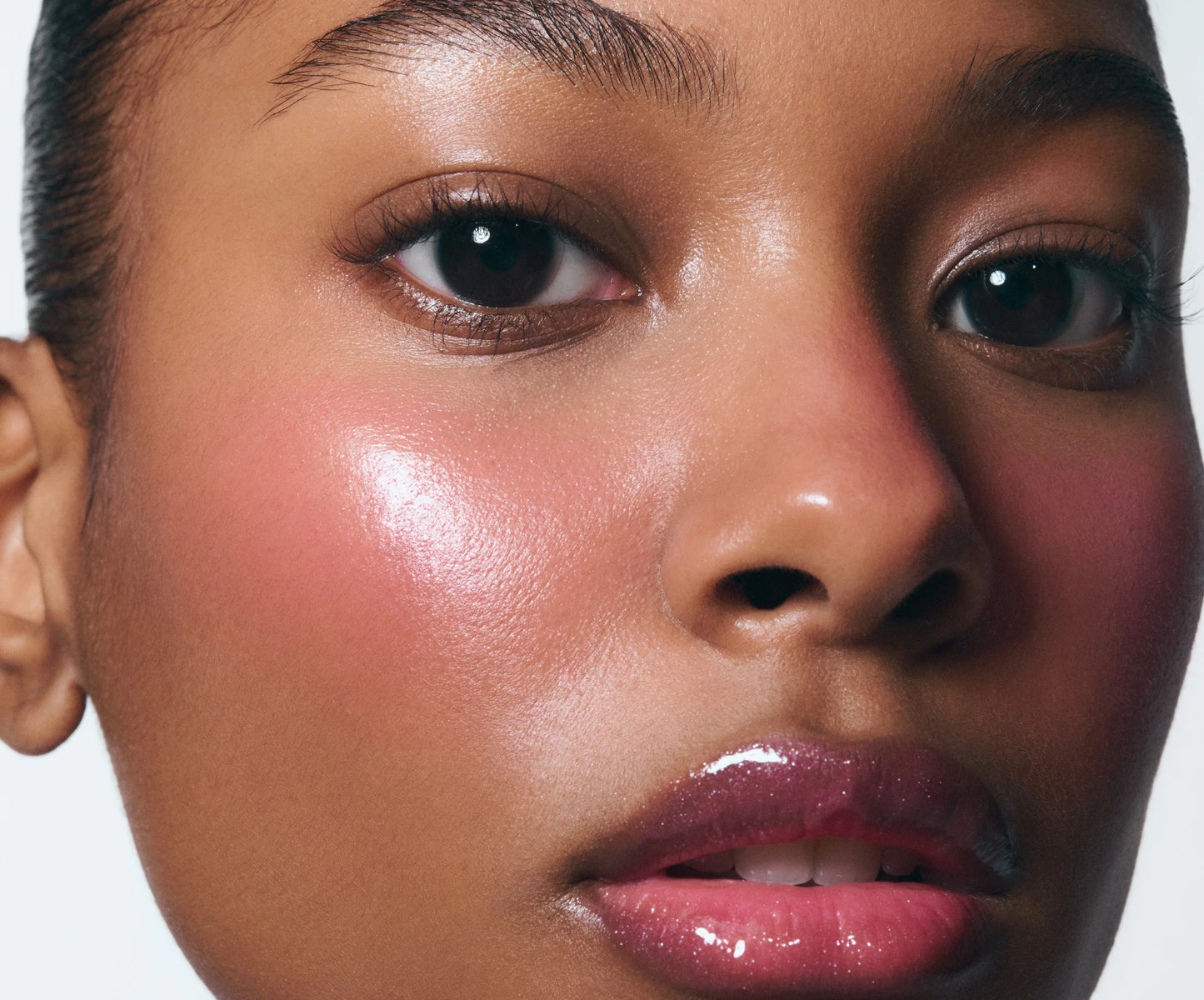 NEW Pocket Blush
THE NATURAL FLUSH