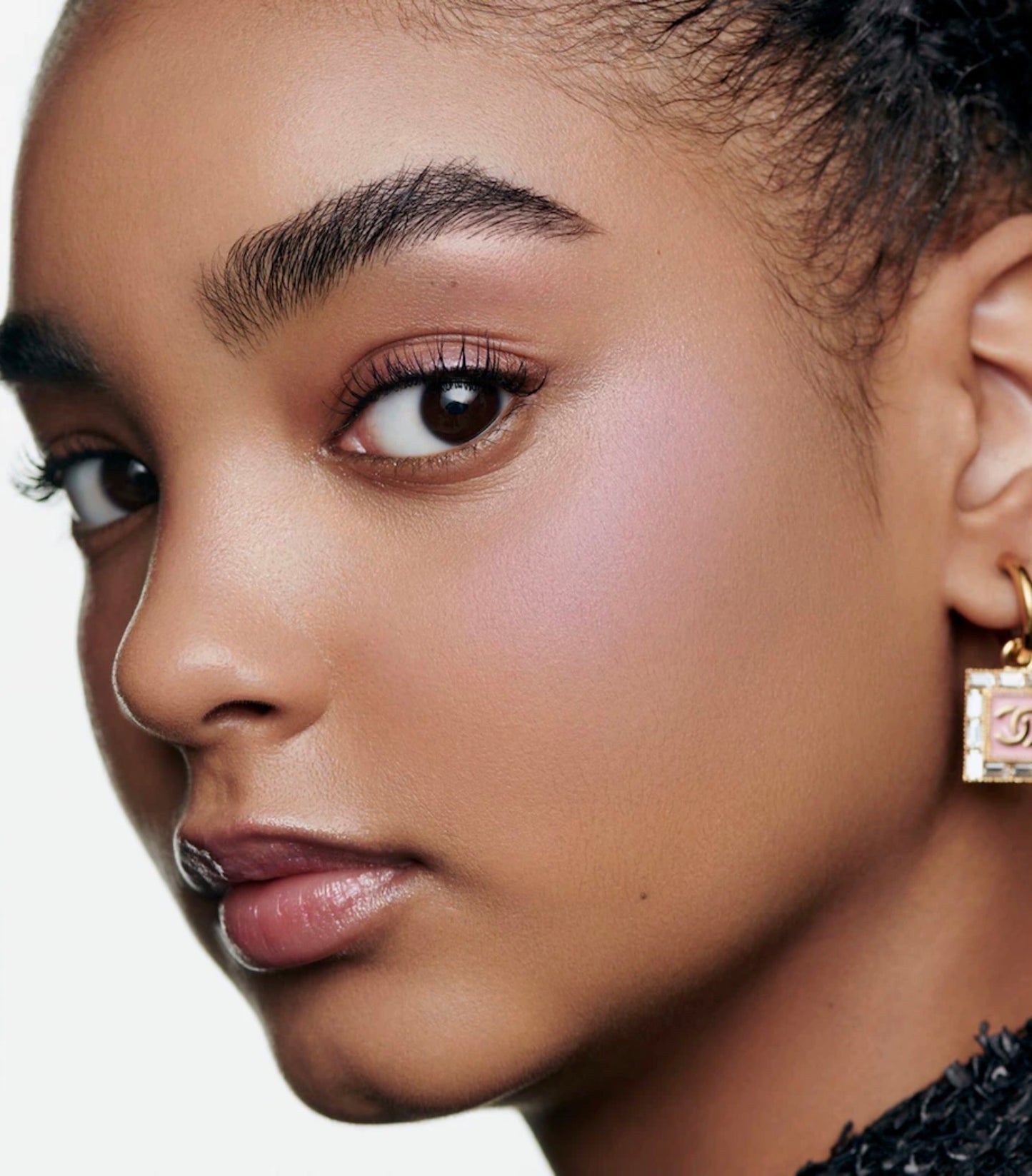 CHANEL
COCO DENIM Illuminating Powder