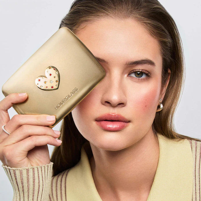 Hourglass 
Ambient Lighting Edit Unlocked Palette (love)