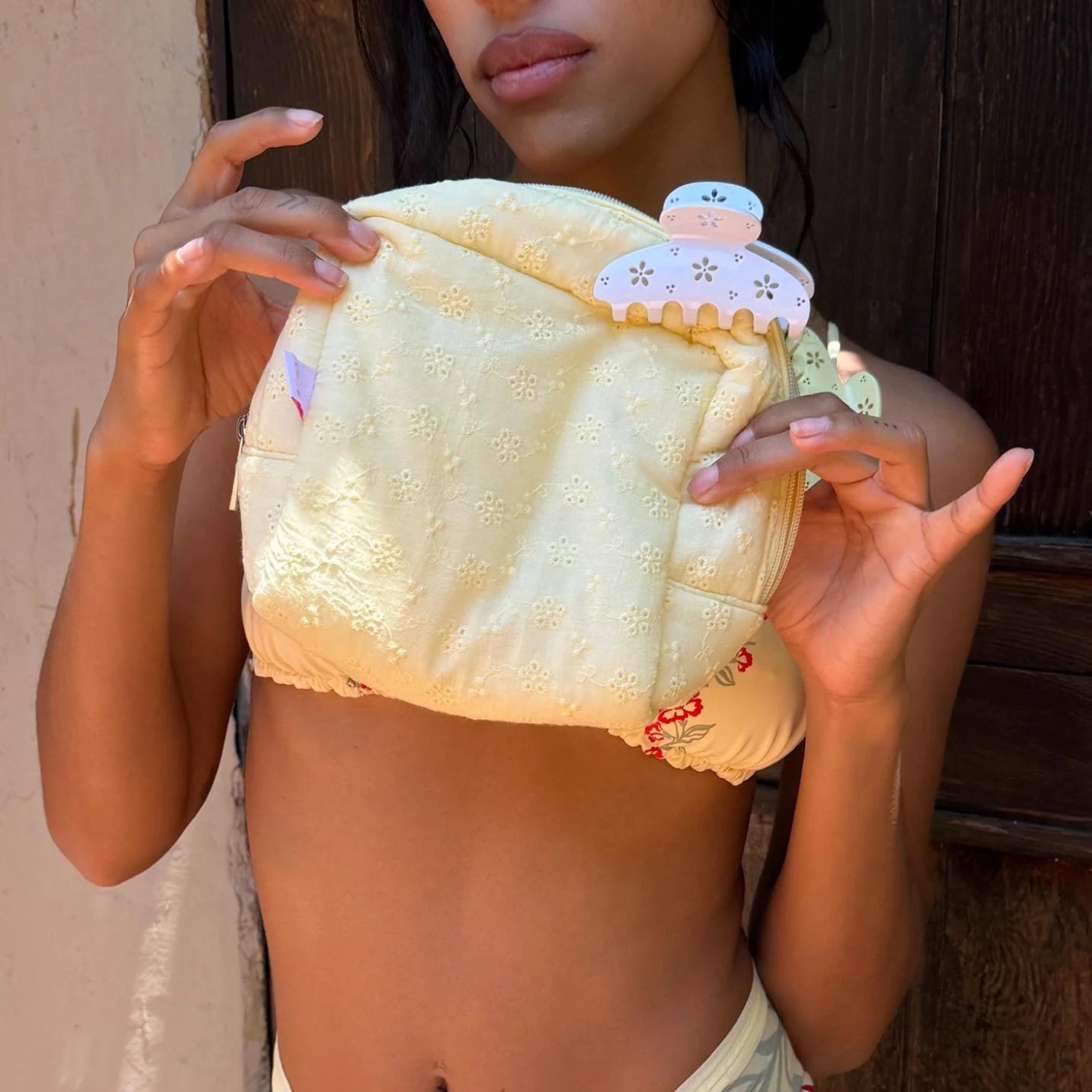 EYELET POUCH IN CITRINE