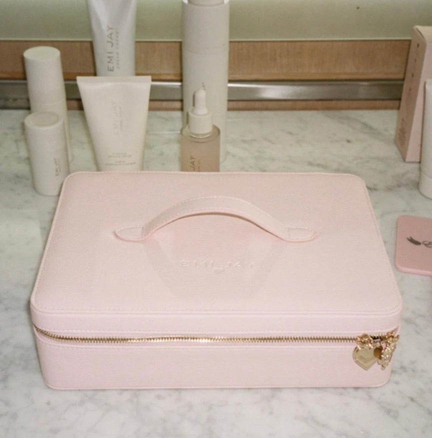 ON THE WAY VANITY CASE
