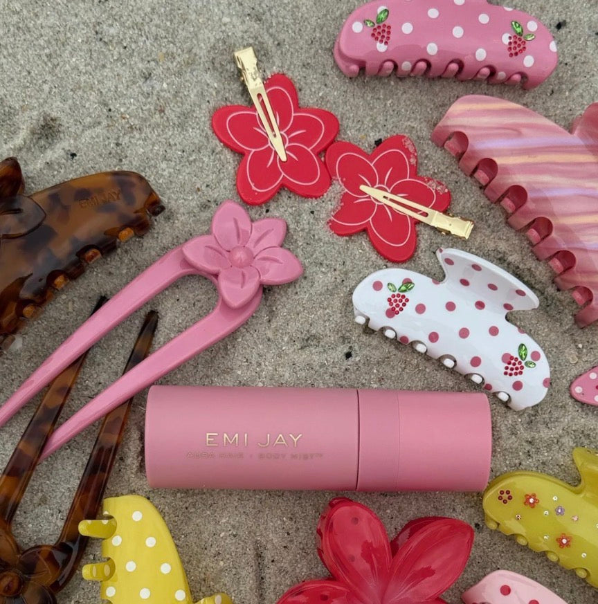 POPSTAR CLIPS IN HIBISCUS BEACH