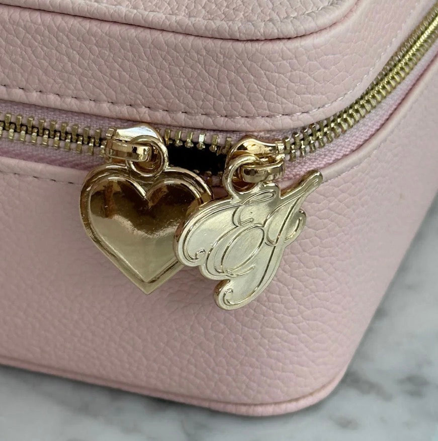 ON THE WAY VANITY CASE