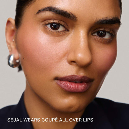 MERIT 
Signature Lip Sheer Lip Liner