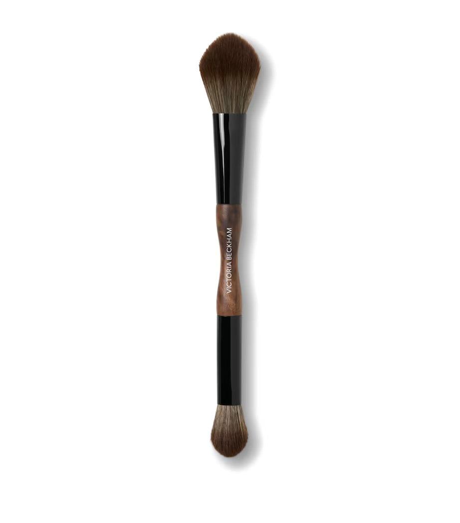VICTORIA BECKHAM BEAUTY
Sculpt & Blend Brush