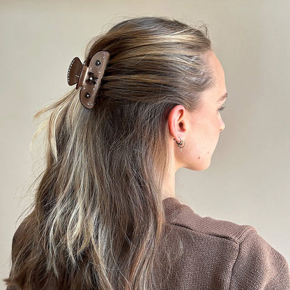Emi Jay 
Sweetheart Hair Claw Clip in Cocoa Cashmere