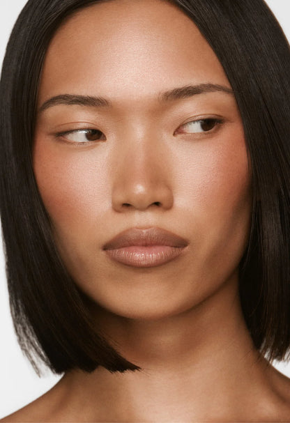 New peptide lip shape
THE CONTOURING LIP SHAPER